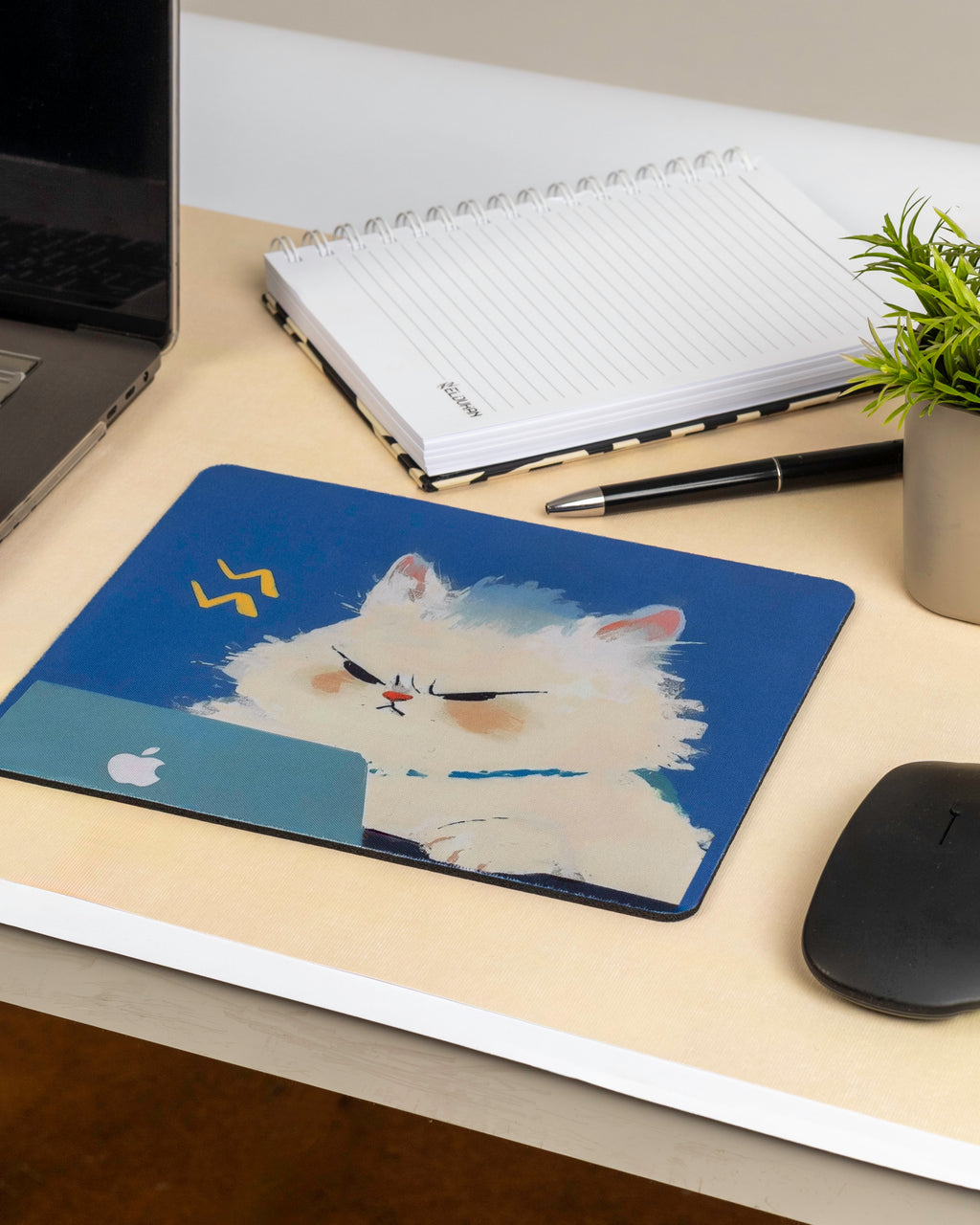 Angry cat mouse pad