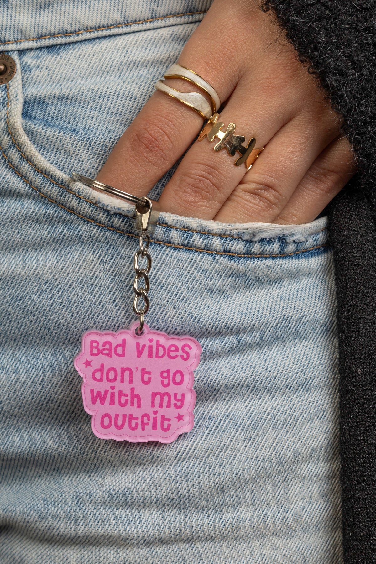 Bad vibes don’t go with my outfit acrylic keychain